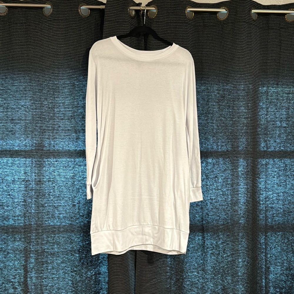 White long sleeve pocket dress